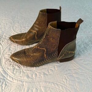 Lucky Brand snake print ankle boots size 7.5 M